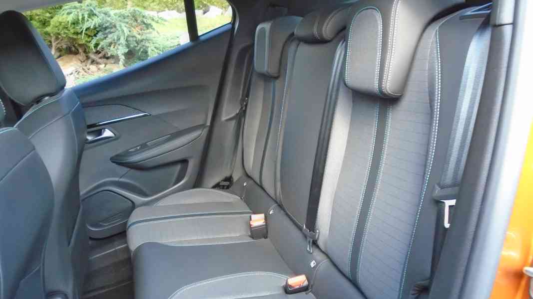 PEUGEOT 2008 Allure 1.5 BlueHDi 81Kw - foto 27