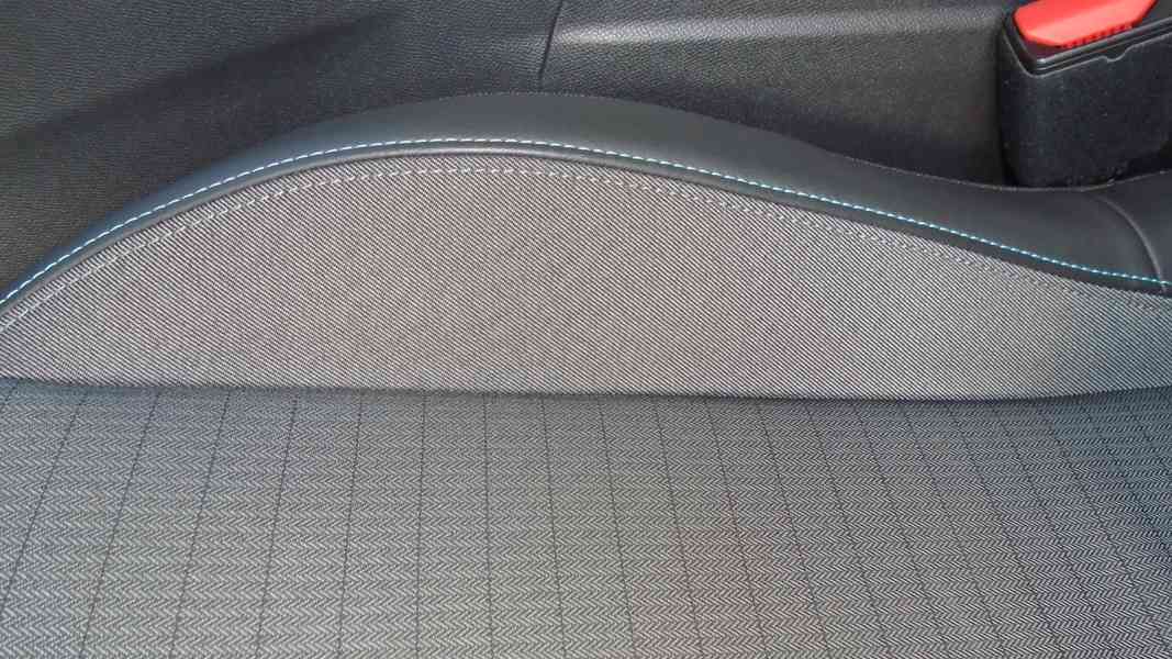 PEUGEOT 2008 Allure 1.5 BlueHDi 81Kw - foto 21