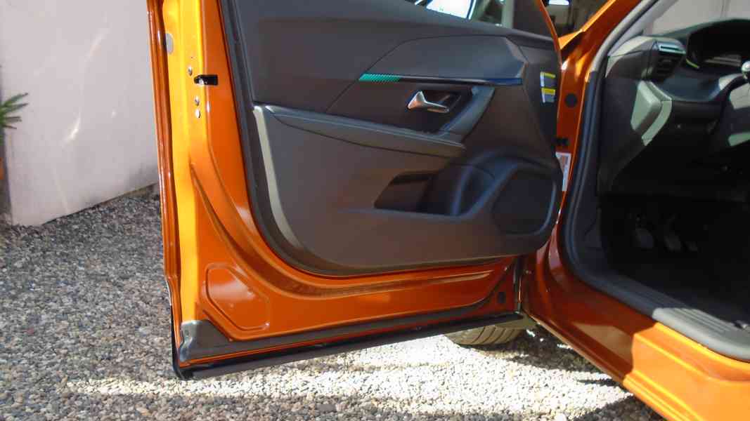 PEUGEOT 2008 Allure 1.5 BlueHDi 81Kw - foto 9