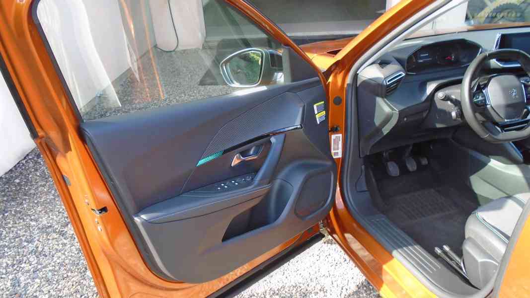 PEUGEOT 2008 Allure 1.5 BlueHDi 81Kw - foto 49