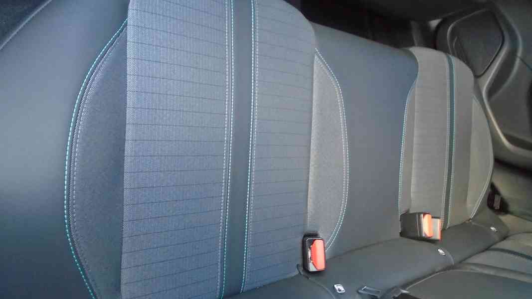 PEUGEOT 2008 Allure 1.5 BlueHDi 81Kw - foto 26