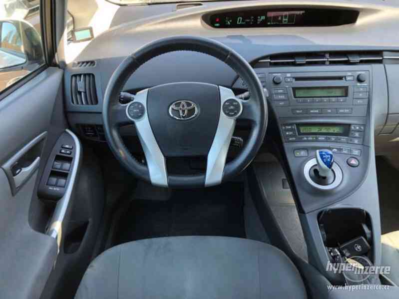 Toyota Prius III. Life 1.8 VVTi ( HYBRID ) 73kw - foto 6