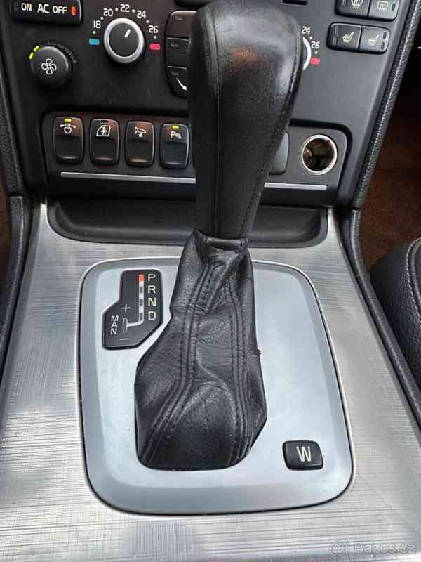 Volvo XC90 2,4 - foto 18