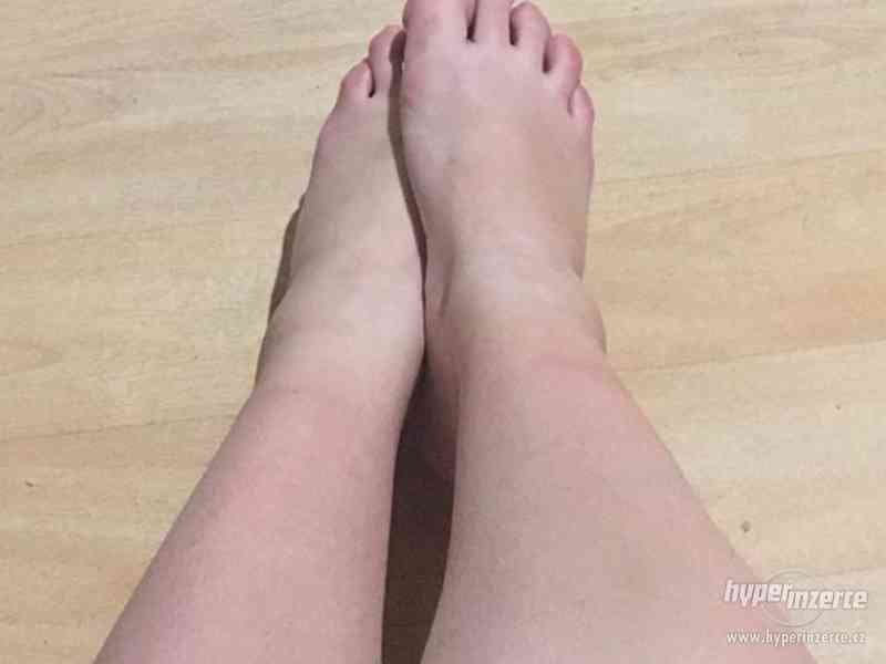 Foot fetish videa a fotky - foto 1