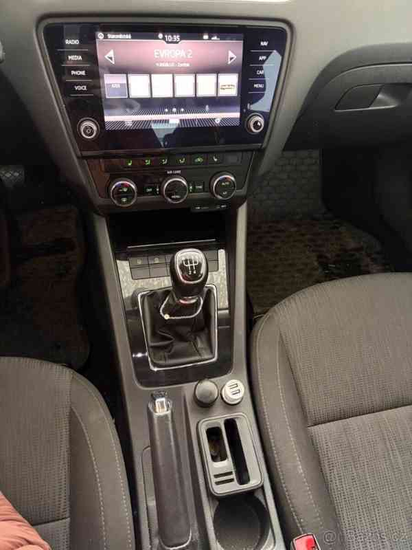 Škoda Octavia 1,6   TDI 85kw - foto 11