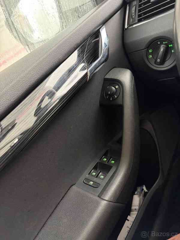 Škoda Octavia 1,6   TDI 85kw - foto 13