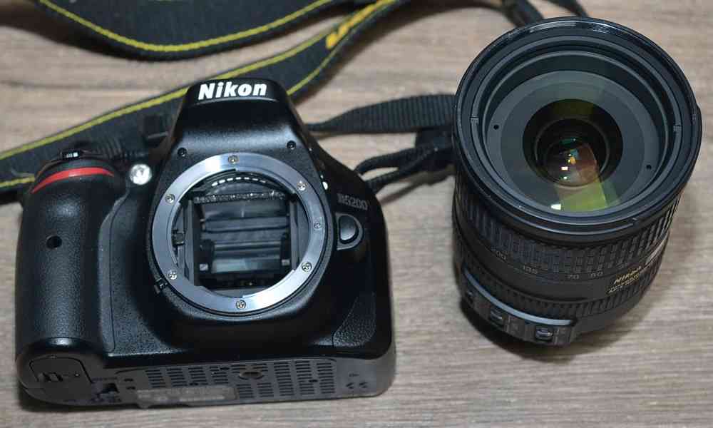 Nikon D5200 + AF-S 18-200mm G VR *UV*10000 Exp. - foto 4