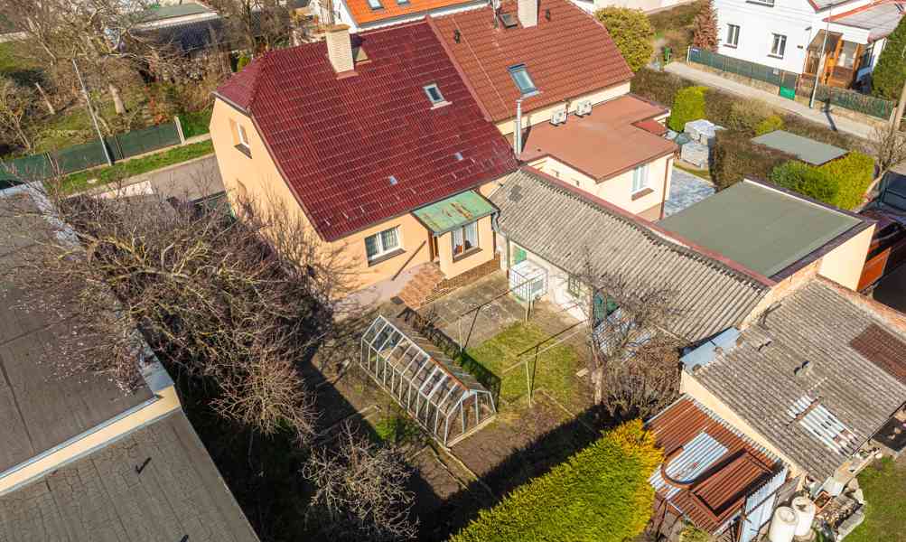 Prodej rodinného domu 4+1 s garáží a zahrádkou, Kosmonosy - foto 2