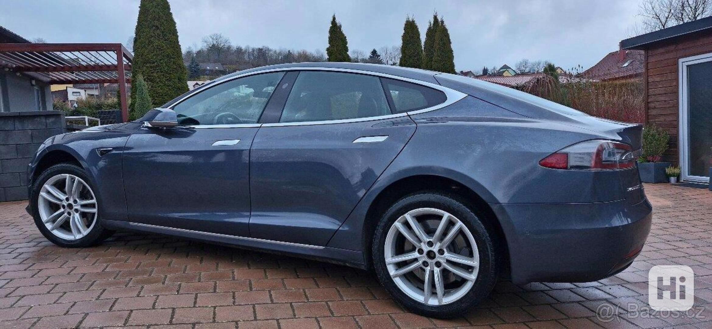 Tesla Model S - foto 1