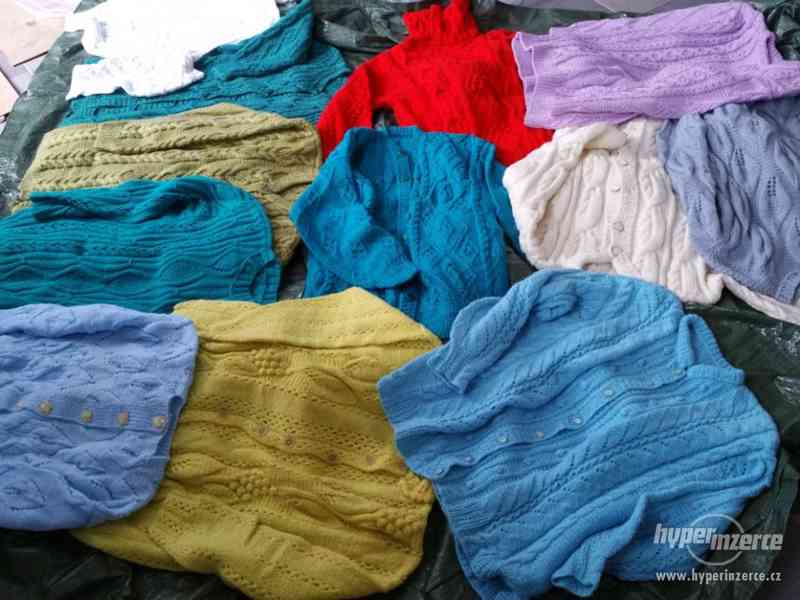 Ručně pletené svetry vel.cca l, xl, xxl + pletené sukně - foto 2
