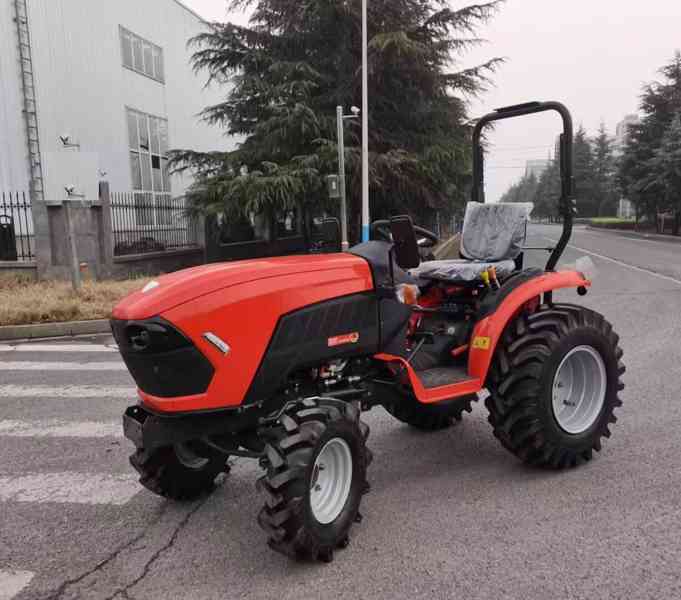 Traktor CRONA CR2610X, NOVÝ typ 26 koní NA SPZ - foto 4