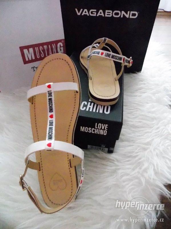 Nové sandálky MOSCHINO (Love Moschino) - foto 4