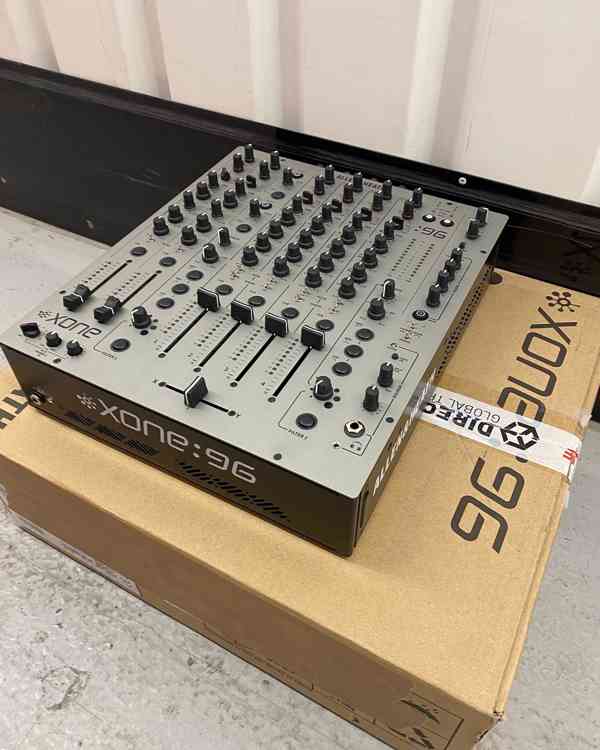 Denon DJ Prime 4+, Allen & Heath Xone:96, PLAYdifferently MO - foto 11