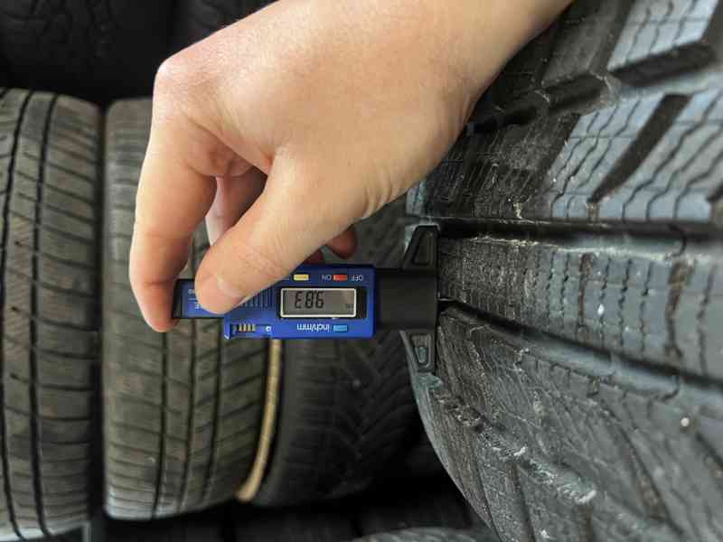 235/55R19 CONTINENTAL zimní pneumatiky 9,5mm - foto 9