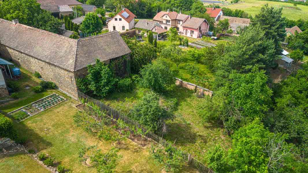 Prodej domu/chalupy 2+1 s hospodářskými budovami, Chvaletice - foto 8