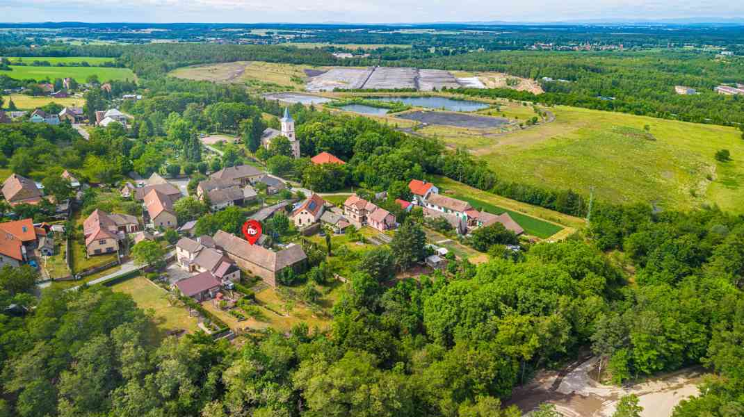Prodej domu/chalupy 2+1 s hospodářskými budovami, Chvaletice - foto 2