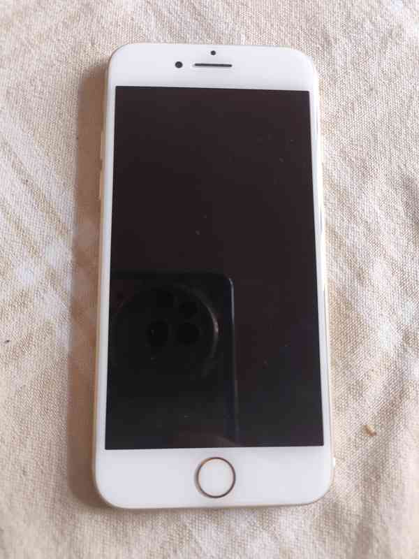 Mobilní dotykový telefon iPhone 7 128GB zlatý - foto 2
