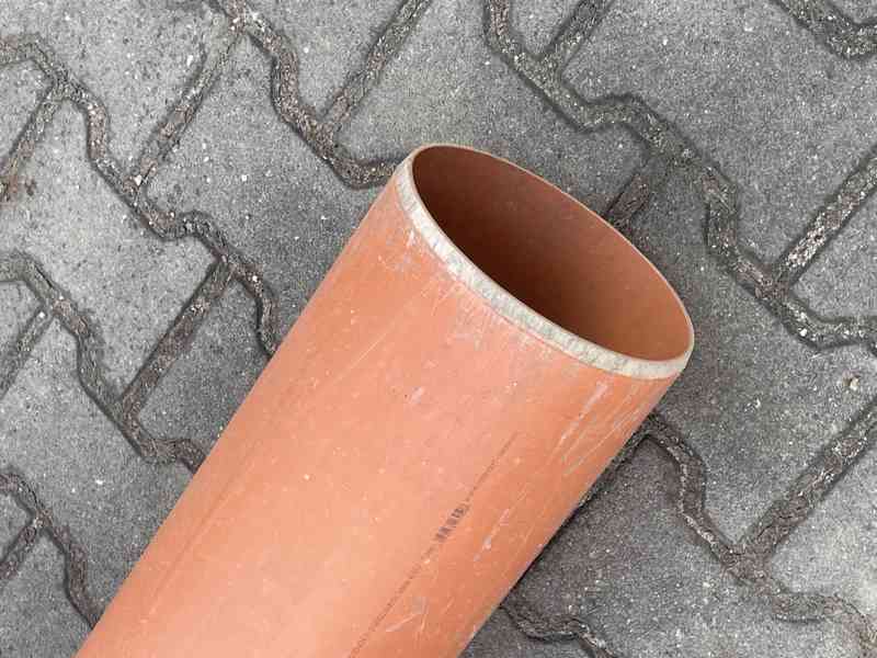 Kanalizační trubka PVC 5,2 m – levně - foto 3