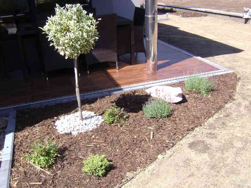 Návrhy, realizace zahrad a údržba zahrad, závlahové systémy - foto 1
