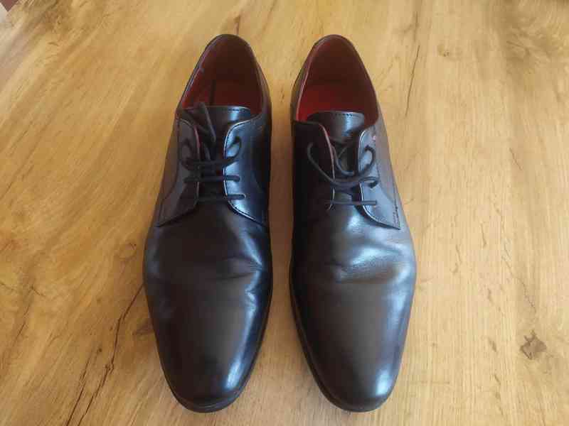 Oblek (vel. L) + společenské boty (42-43), jako nové - foto 7