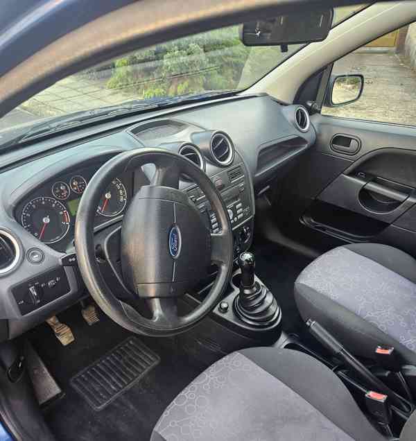 Ford Fiesta 1.3 r.v.2007 - foto 9