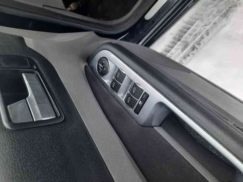 Ford Focus 1.6 TDCi 80kW, Titanium, serviska !!! - foto 13