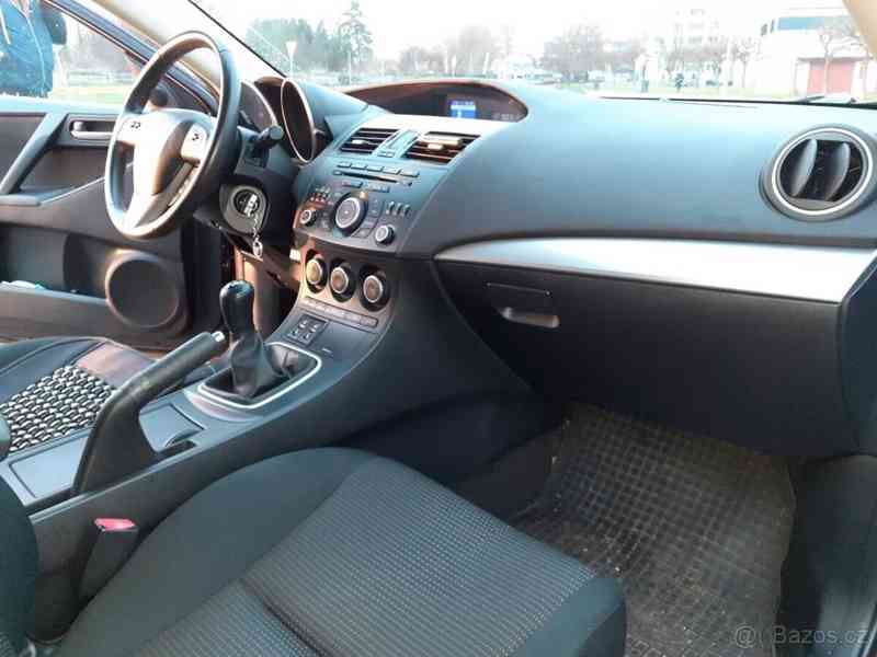 Mazda 3 1,6   benzin - foto 10
