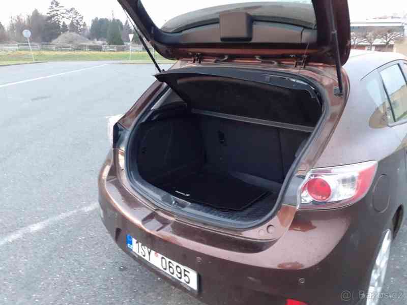 Mazda 3 1,6   benzin - foto 8