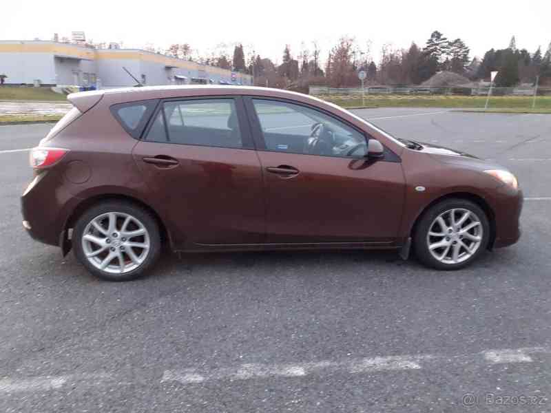 Mazda 3 1,6   benzin - foto 1