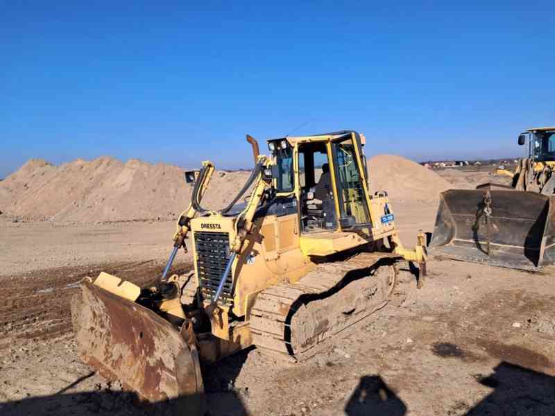 Dressta TD14 M, 16tunový buldozer - foto 3