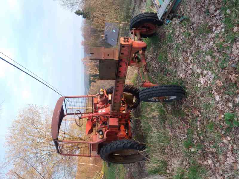 Traktor RS09 čtyř válec - foto 2