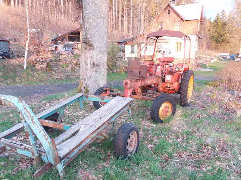Traktor RS09 čtyř válec - foto 5
