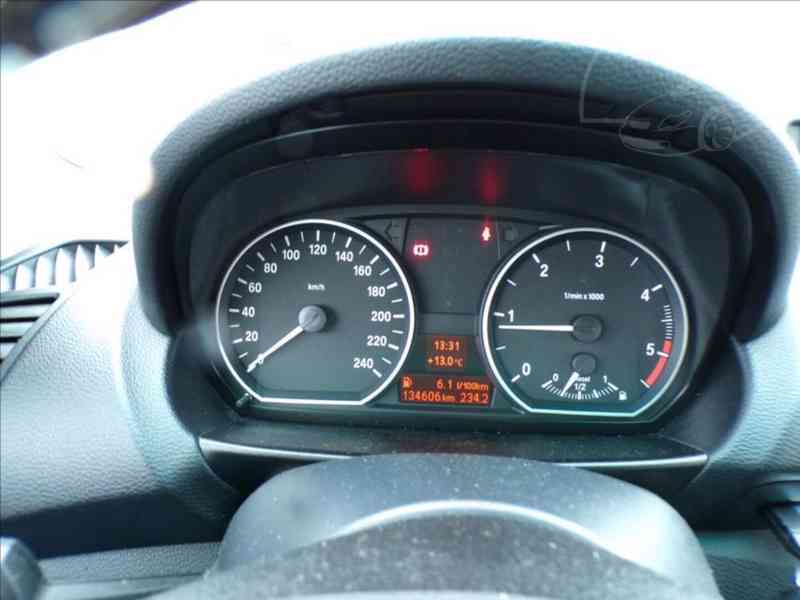 BMW Řada 1 - 2,0D 100kW - foto 6