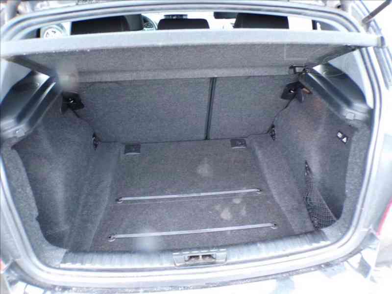 BMW Řada 1 - 2,0D 100kW - foto 9