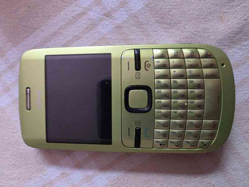 Mobilní tlačítkové telefony Nokia s Querty klávesnicí - foto 4