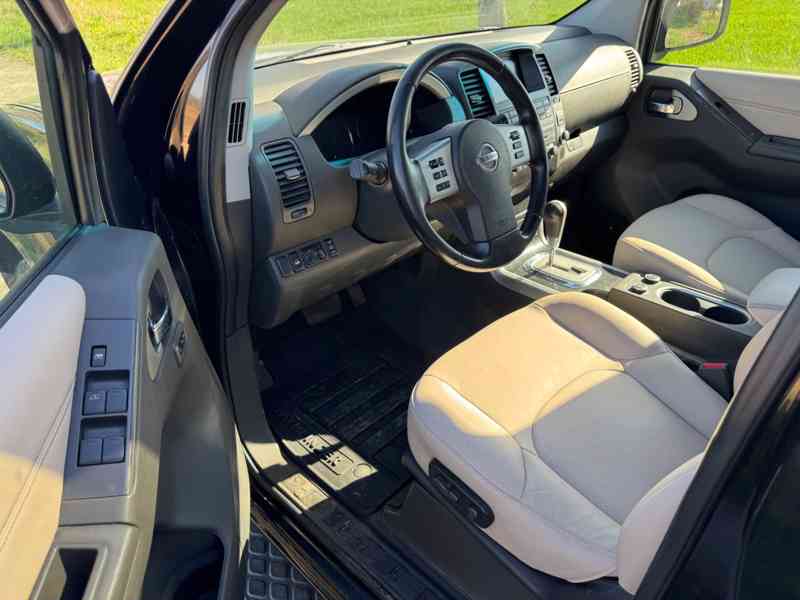Nissan Pathfinder 2.5 dCi Individual Aut. 140kw - foto 5