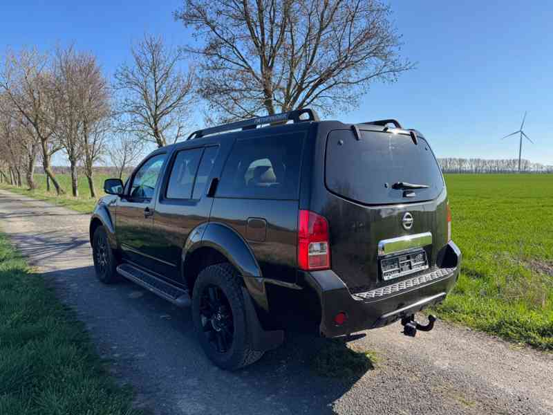 Nissan Pathfinder 2.5 dCi Individual Aut. 140kw - foto 8