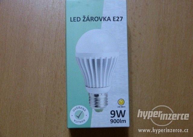 LED žárovka E27 9W - teplá bílá. Okamžitý start na plný výko - foto 1