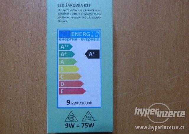 LED žárovka E27 9W - teplá bílá. Okamžitý start na plný výko - foto 2