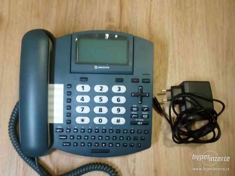 Mobilní telefon pro seniory - foto 1