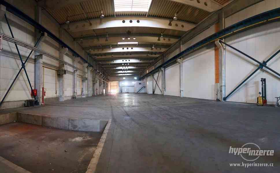 Výrobně-skladová hala  2150 m2, kanceláře, zázemí - Praha 10 Hostivař - foto 1