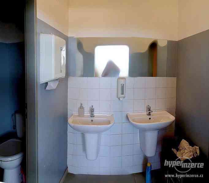 Výrobně-skladová hala  2150 m2, kanceláře, zázemí - Praha 10 Hostivař - foto 2