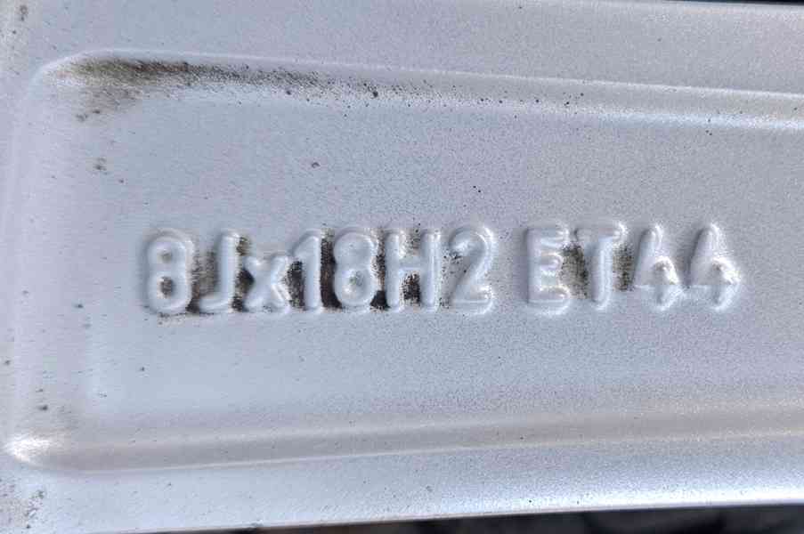 Škoda Superb elektrony alu kola 18" pneumatiky 235/45R18 - foto 7