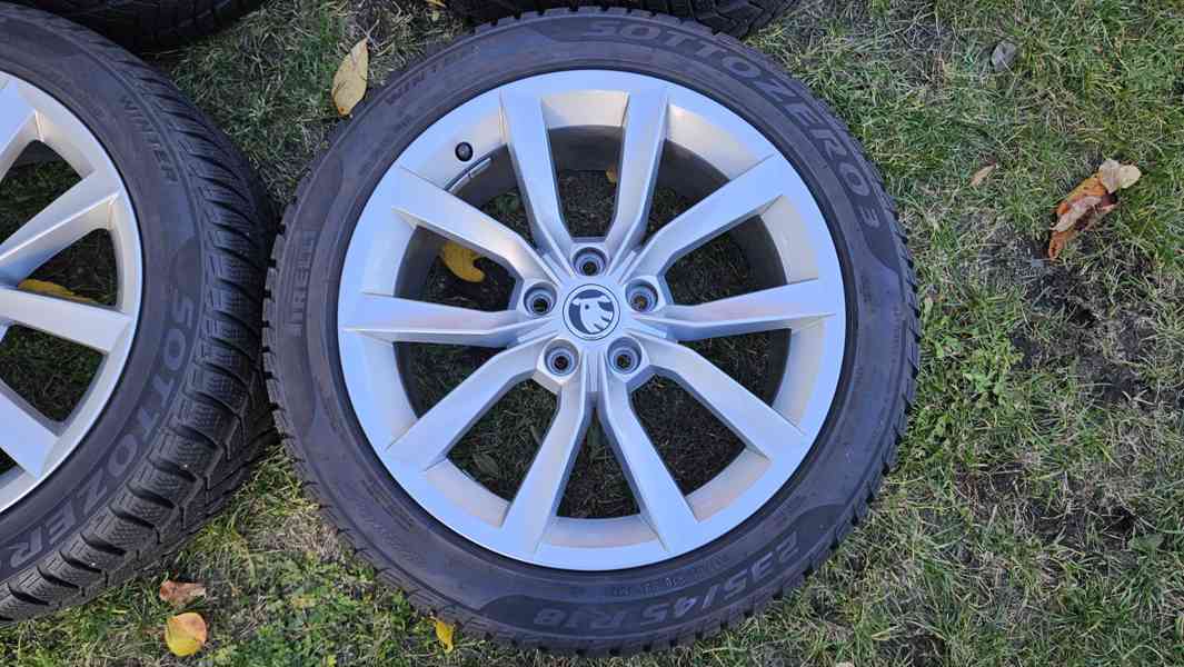 Škoda Superb elektrony alu kola 18" pneumatiky 235/45R18 - foto 2