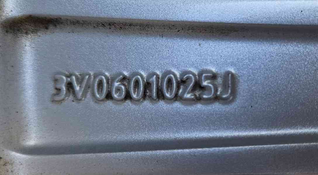 Škoda Superb elektrony alu kola 18" pneumatiky 235/45R18 - foto 8