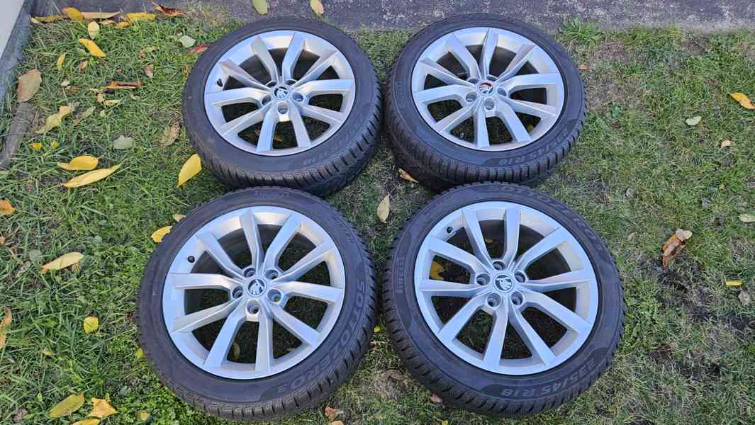 Škoda Superb elektrony alu kola 18" pneumatiky 235/45R18 - foto 1