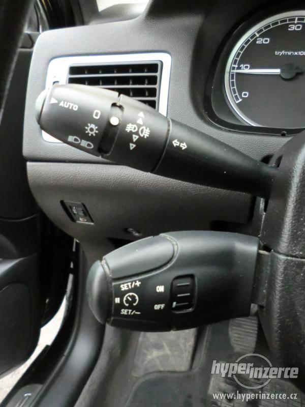Peugeot 307 SW 2.0HDi 79kW,digiklima,serviska,tažné - foto 17