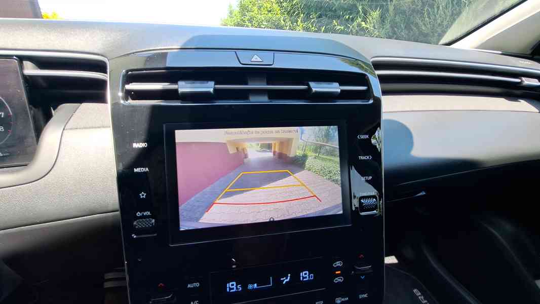 Hyundai Tucson 1,6 T-GDI/MHEV 110kW, r. 2022 v Čr. - foto 11