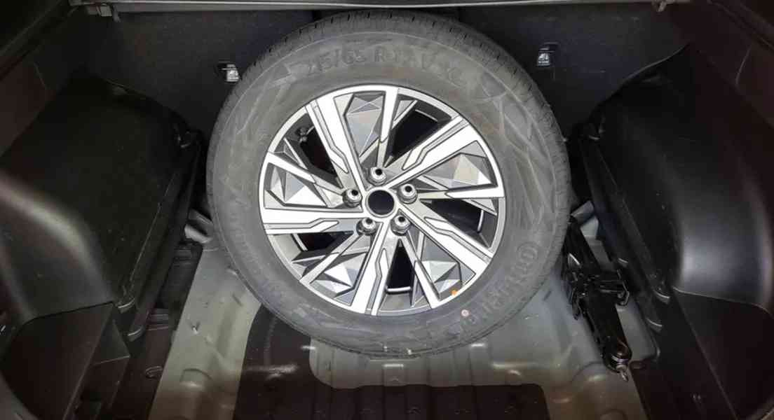 Hyundai Tucson 1,6 T-GDI/MHEV 110kW, r. 2022 v Čr. - foto 18