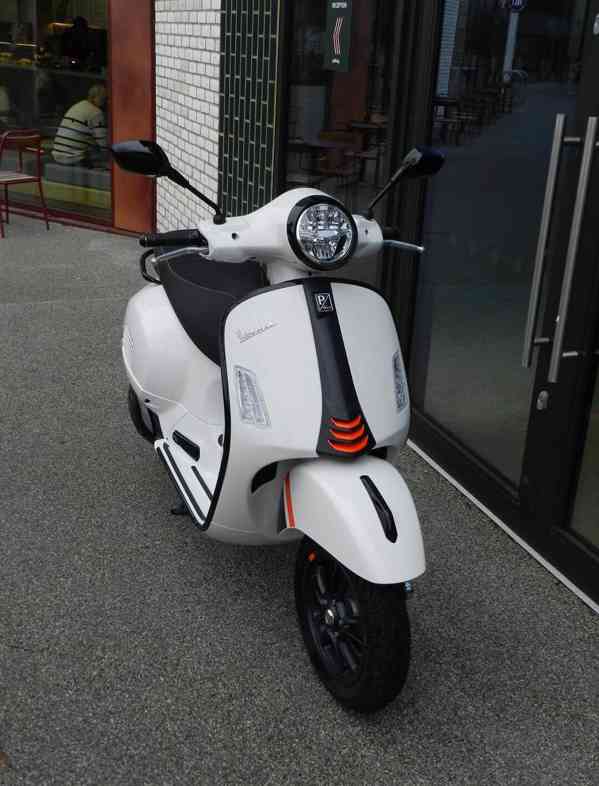 Vespa GTS 300 Super Sport, rok výroby 2024 - foto 6
